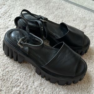 Azura Platform Sandals